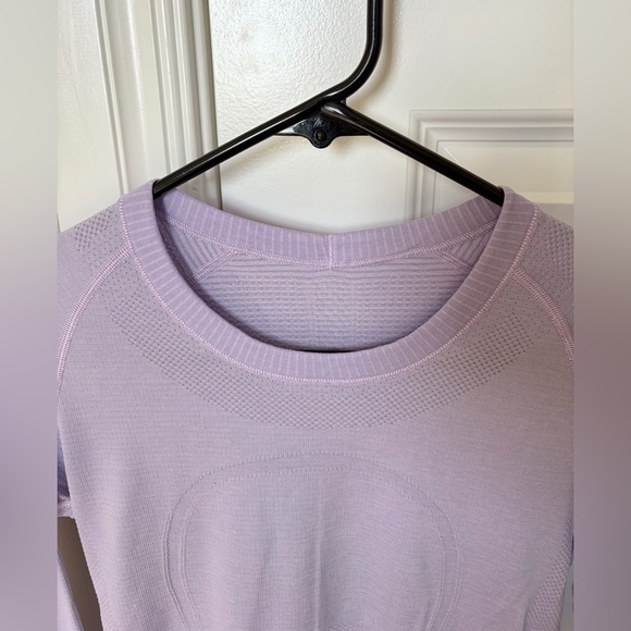 Lululemon Women’s Swiftly Tech Long Sleeve Crew Neck Size 6 Lilac Purple - Picture 2 of 4